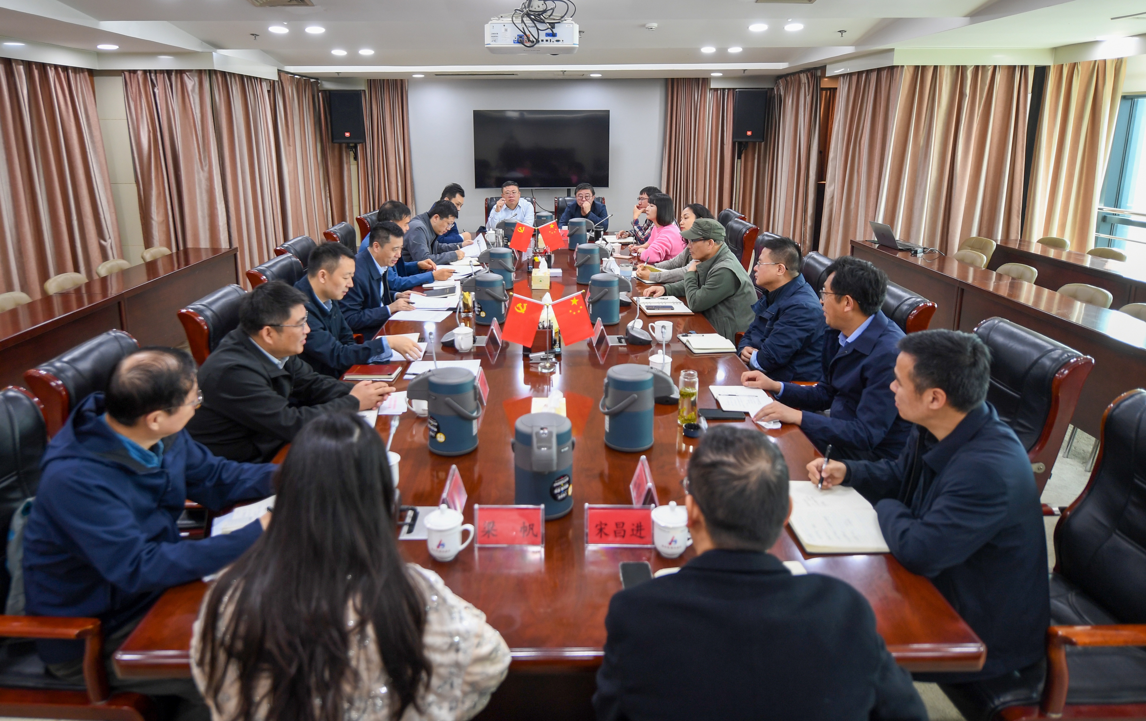 安徽新媒體集團(tuán)召開黨委擴(kuò)大會(huì)議 深入學(xué)習(xí)宣傳 貫徹黨的二十屆四中全會(huì)精神